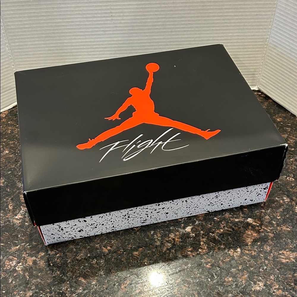 Nike Black Empty Shoe Box with Red Jumpman and White Flight Script Size 12